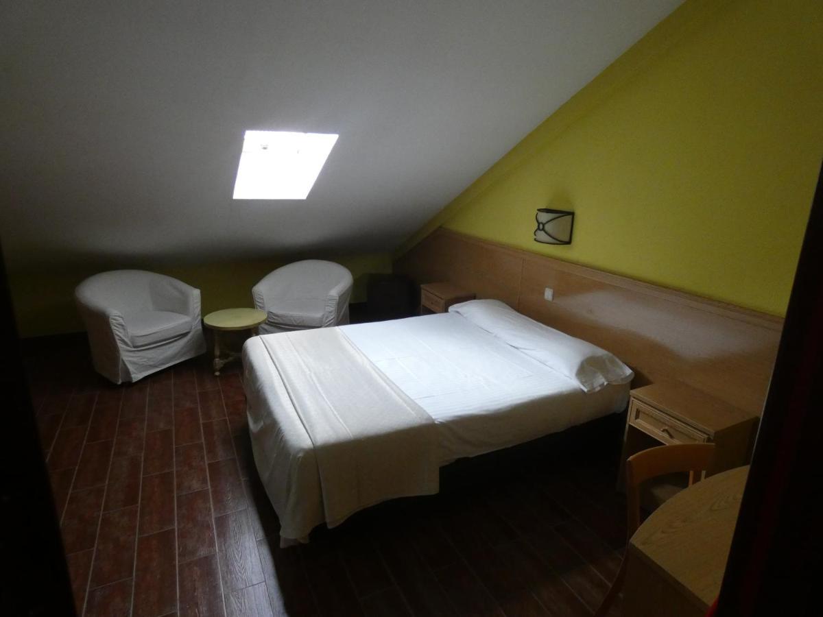 Hotel Vivar Griñón Zewnętrze zdjęcie
