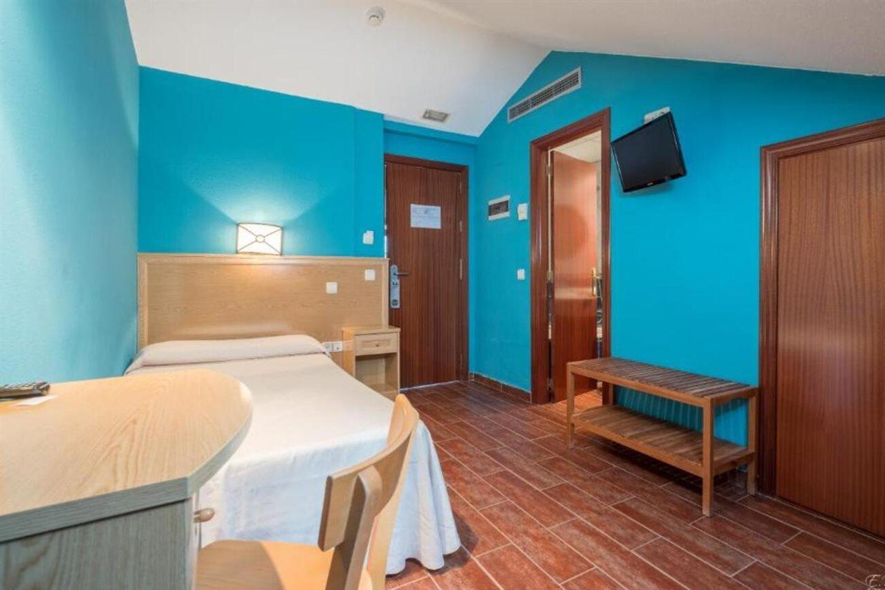 Hotel Vivar Griñón Zewnętrze zdjęcie