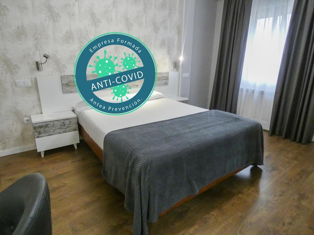 Hotel Vivar Griñón Zewnętrze zdjęcie